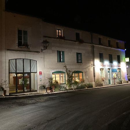 Hotel Logis Le Petit Trôo du Cheval Blanc Extérieur photo